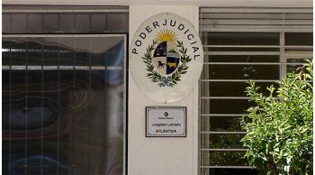 se nego a usar tobillera, amenazo de muerte a la jueza y termino en prision