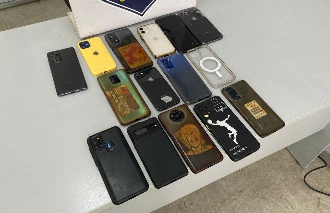 Foto: Subrayado. Parte de los celulares incautados tras el Cosquín Rock.