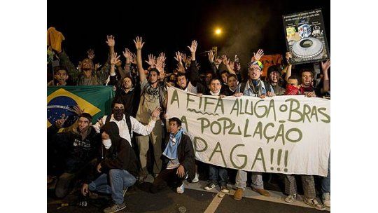 Dilma, los jugadores y la FIFA apoyan las protestas en Brasil