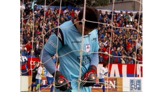 Nacional ganó 2 a 1 con goles de Medina y Luna