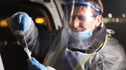 Personal de la Intendencia trabaja en los protocolos sanitarios en Maldonado