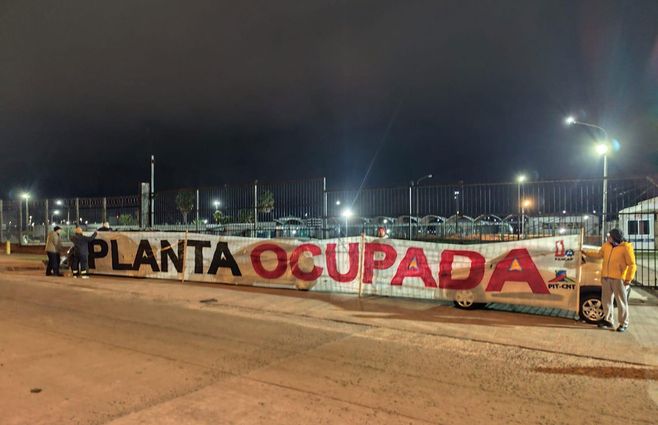 Sindicato de Ancap ocupa la planta de La Tablada. Foto: Federación Ancap, enviada a Subrayado.
