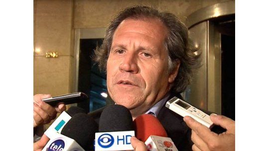 Almagro expresó preocupación por militarización en Malvinas