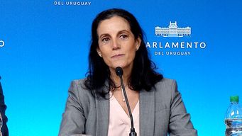 azucena arbeleche considera que la rendicion es auspiciosa y respondio a autoridades de udelar