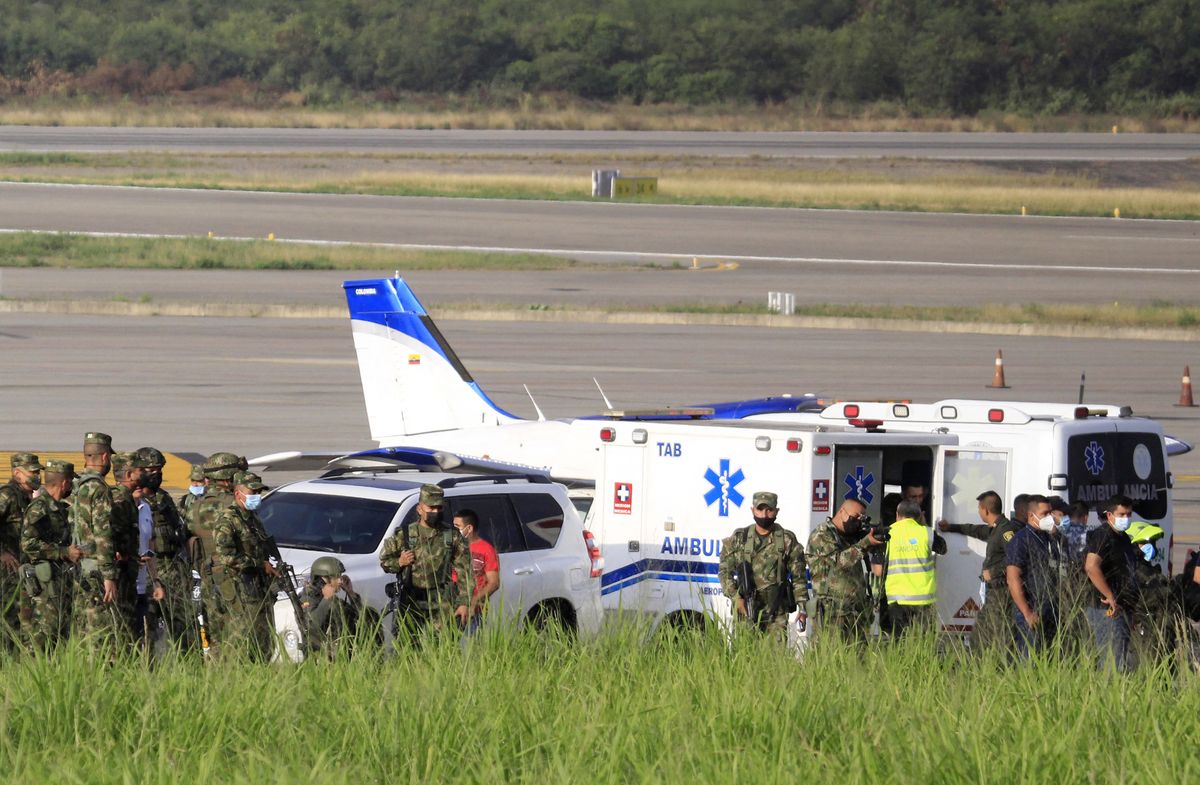 Dos policías y un agresor mueren en ataque con explosivos en aeropuerto colombiano