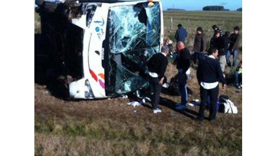 Volcó un ómnibus en Ruta 5: tres fallecidos y 33 heridos