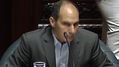 caso del senador bianchi reaviva el debate sobre la titularidad de la banca