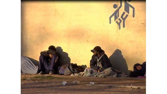 Gobierno busca sacar a indigentes de plazas de forma definitiva