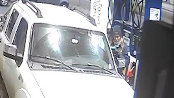 pidieron cargar combustible, intentaron pagar con tarjeta sin saldo y se dieron a la fuga