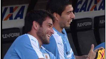 entrenamiento de la celeste en recife; las dudas estan en el medio