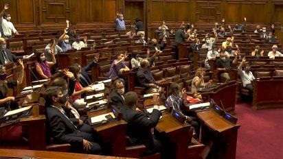 diputados debaten como se conforma la comision investigadora sobre turismo