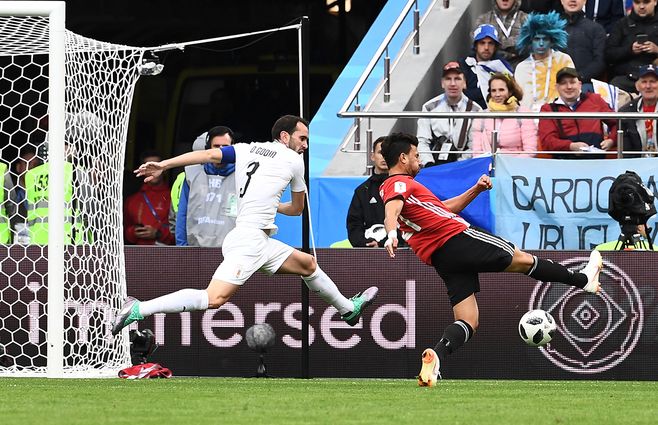 URUGUAY-EGIPTO-GODIN-AFP.jpg