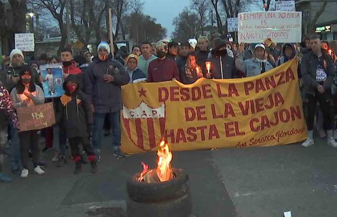 movilizacion-en-la-teja-doble-crimen.jpg