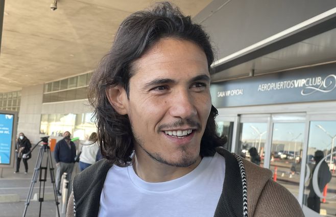 Cavani recién llegado a Montevideo.