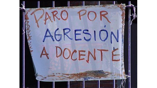 Madre de alumna tomó a golpes de puño a directora de liceo 41