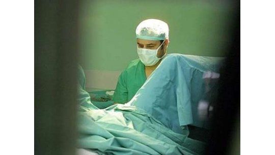 Médico sumariado por denunciar muertes “evitables” en hospital