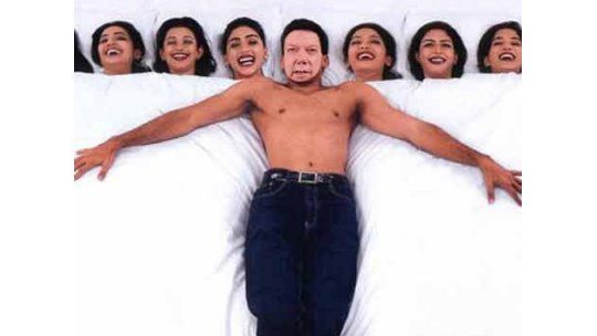 Hombre, muchas mujeres