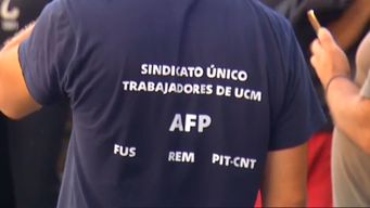 sindicato y ucm acuerdan negociar durante tres semanas los despidos anunciados por la empresa