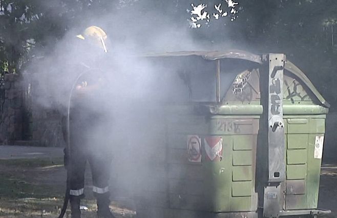 incendio-contenedor-bomberos-