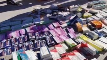 Medicamentos en la feria de Piedras Blancas.