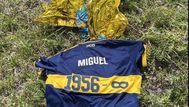 La camiseta de Miguel Ángel Russo que Boca lanzó al cielo cayó en un campo de Soriano