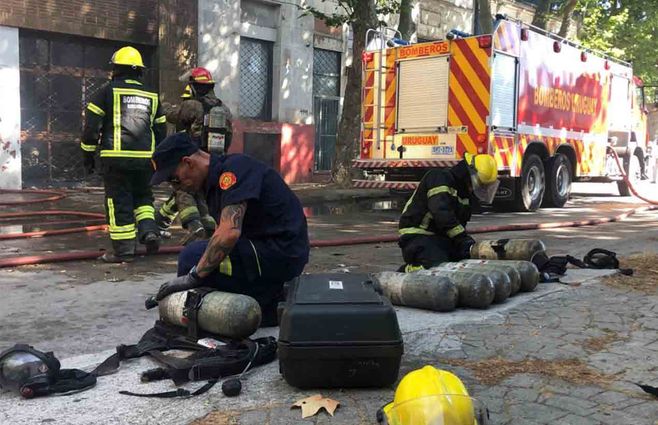 bomberos-incendios-cueros-otra.jpg