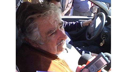 Mujica increpado en la Expo Prado por un ex integrante del MLN-T