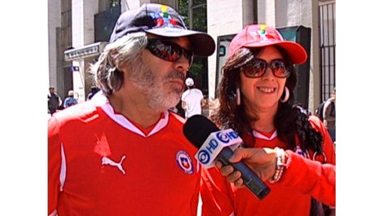 Hinchas chilenos en Montevideo confiados en obtener victoria