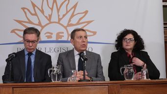 oddone presento rendicion de cuentas al parlamento con mayor tope de deuda y mas presupuesto a asse