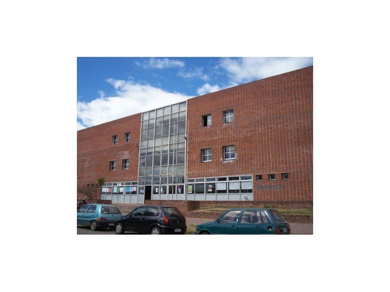 Padres se ponen manos a la obra en Liceo 2 de Maldonado