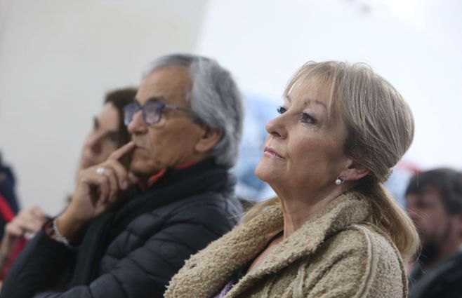 Foto: FocoUy. Carolina Cosse y Juan Castillo, entre otros, participan del plenario.