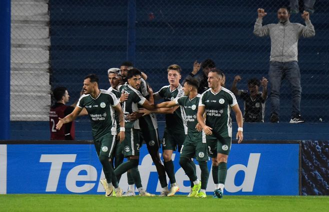 El festejo de Plaza Colonia tras el gol a Nacional. Foto: FocoUy