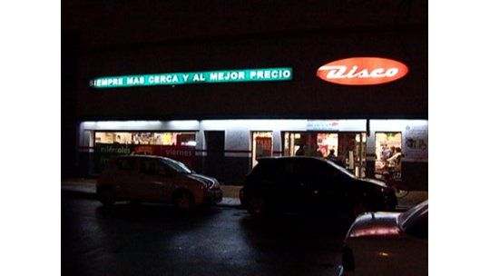 Cinco ladrones armados y encapuchados robaron en Disco de Pocitos