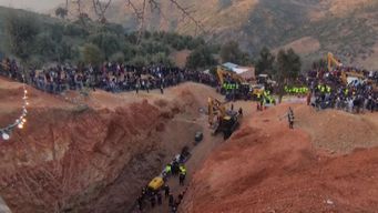 marruecos conmocionado llora al pequeno rayan y realiza su funeral