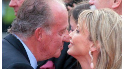 Juan Carlos y Corinna en días felices. Después todo se desmoronó al conocerse los excesos del rey.