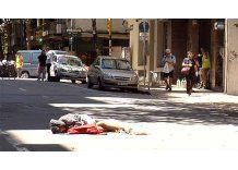 Joven inválido y sin hogar se acostó en la calle Colonia pidiendo solución