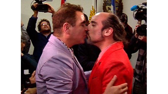 Día histórico: boda gay y primer matrimonio homoparental