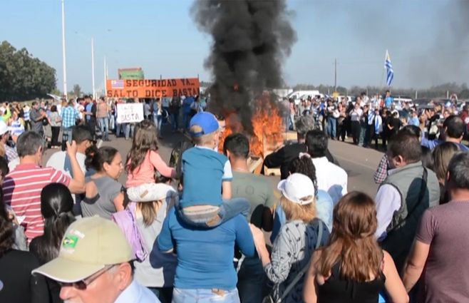 Protesta contra la inseguridad en La Gaviota, Salto. 