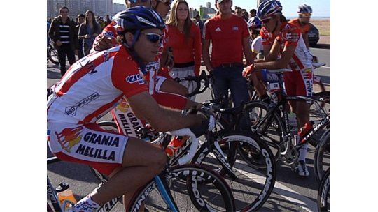 Ciclista embestido en la Vuelta está estable en CTI