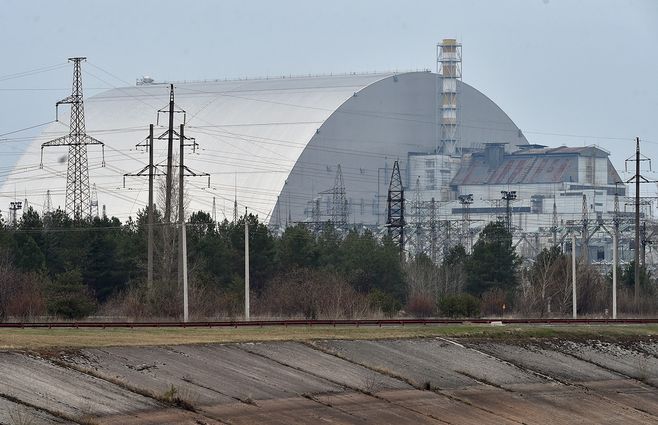La cúpula que cubre la central nuclear de Chernóbil, en el norte de Ucrania.