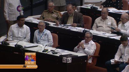 cuba aprueba ley para volver a tener presidente de la republica y primer ministro