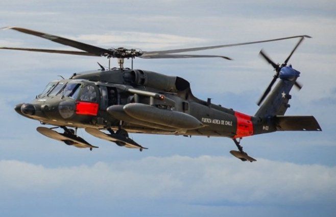 Foto: Fuerza Aérea de Chile. Helicóptero MH-60M Black Hawk.