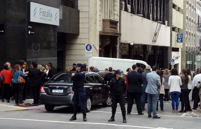 Fue desalojado el local donde funciona la Fiscalia de Delitos Sexuales tras la muerte de Rivadavia. Los fiscales abandonaron sus tareas en protesta por el alto estrés que sufren en su trabajo diario