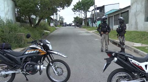 Un joven de 18 años está grave tras ser baleado en la cabeza y en la espalda en un tiroteo en Nuevo Ellauri Un joven de 18 años está grave tras ser baleado en la cabeza y en la espalda en un tiroteo en Nuevo Ellauri