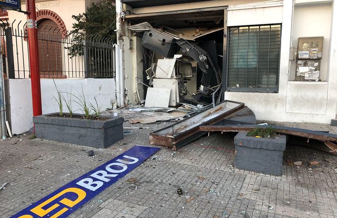cajero-automatico-explotado-barrio-lezica.jpg