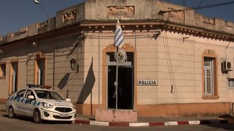 siniestro fatal: un hombre se bajo de un taxi, cayo al pavimento y fue embestido por una camioneta