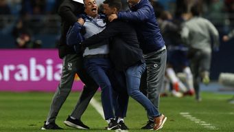 El festejo de Ramón Díaz tras clasificar con Al Hilal a la final del Mundial de Clubes. AFP.