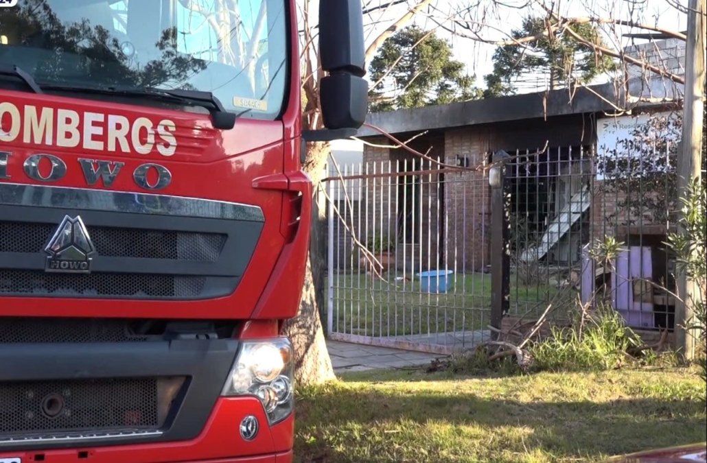 Foto: Subrayado. Residencial, en Salinas (Canelones) tras el incendio. Foto: Subrayado. Residencial, en Salinas (Canelones) tras el incendio.