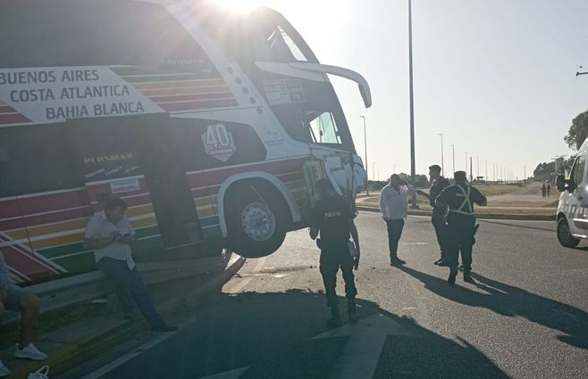 Foto: Policía Caminera. El ómnibus circulaba desde Buenos Aires hacia Montevideo.