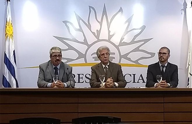 Vicecanciller Bergamino, Tabaré Vázquez y prosecretario Roballo. 